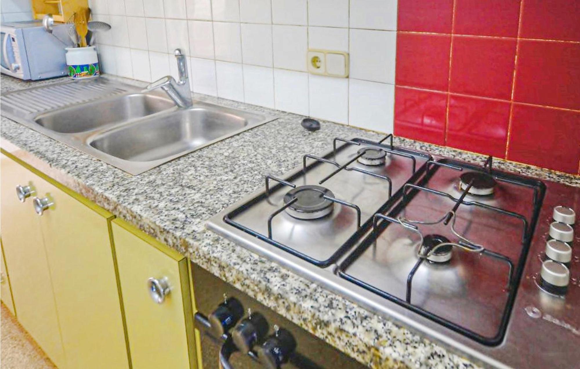 Awesome Apartment In Santa Susanna With Kitchen Bagian luar foto